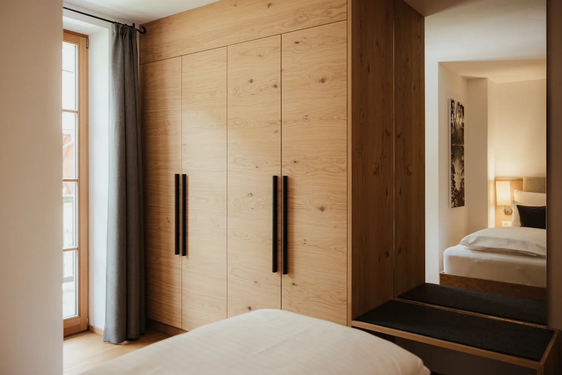 Armadio in legno nella camera da letto